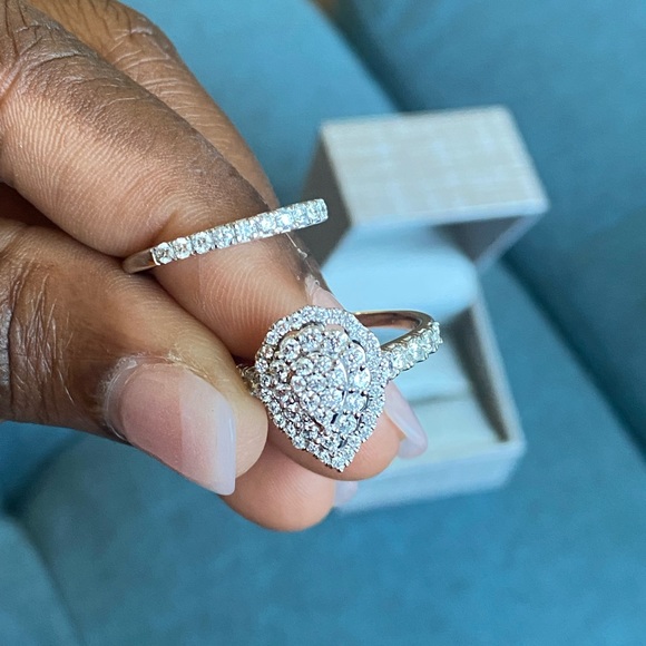 warranty on rings,. Rings can be resize,cleaned and get diamond replaced . - Picture 4 of 10